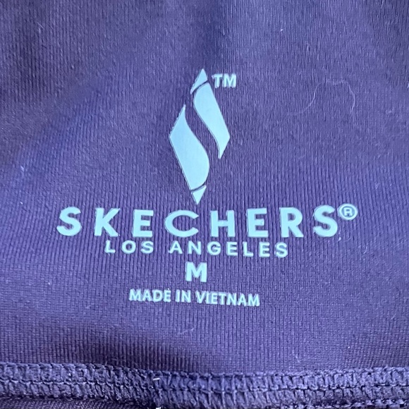 Skechers Plum Color Leggings Sz Medium lots of Pockets! - Picture 2 of 4